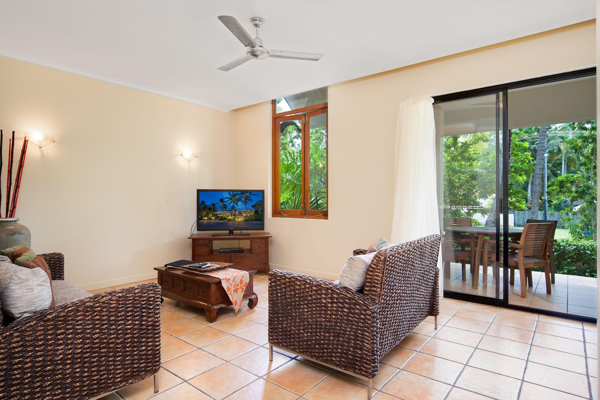 The Mediterranean Port Douglas Extérieur photo
