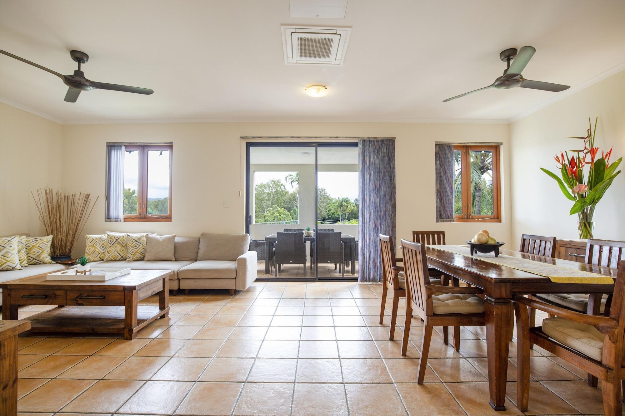 The Mediterranean Port Douglas Extérieur photo