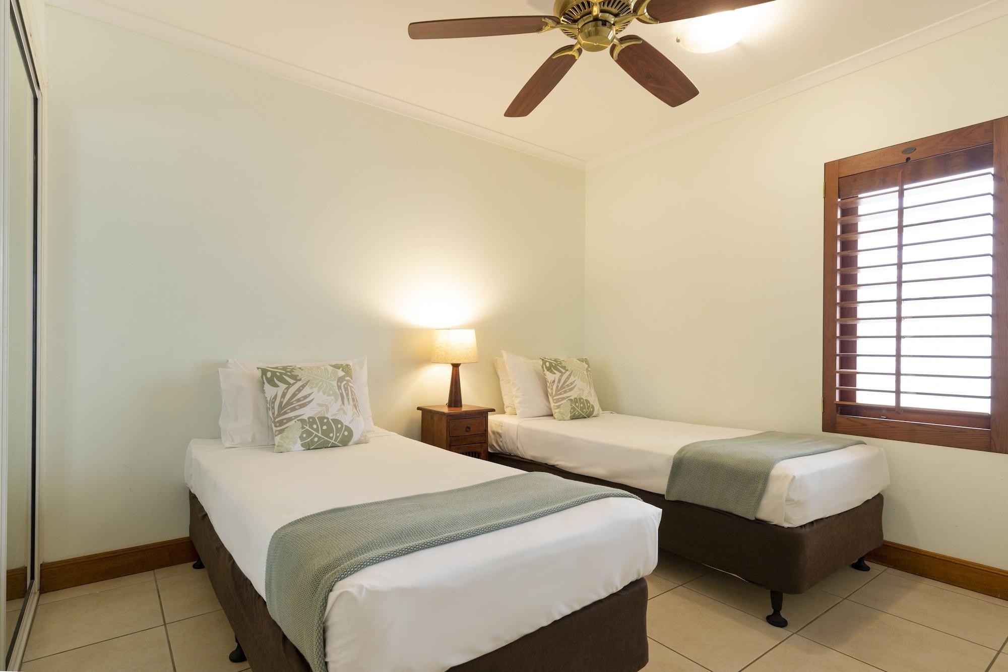 The Mediterranean Port Douglas Extérieur photo